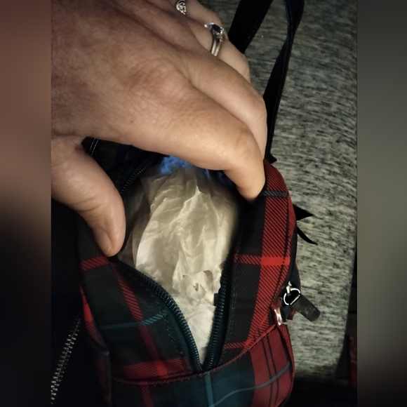 Tommy Hilfiger 2pc Makeup bag Set - Picture 5 of 7